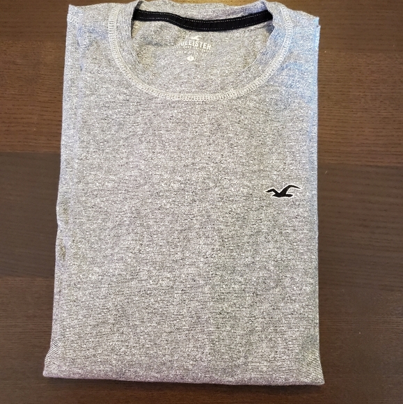 Hollister must have collection crew neck t-shirt in size small - Picture 10 of 11